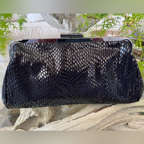 Urban Expressions Handbag - Picture 2 of 7